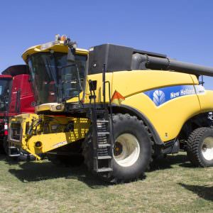 NEW HOLLAND CR970, HONEYBEE 94C & TRAILER, 2006 PACKAGE - OConnors Farm ...