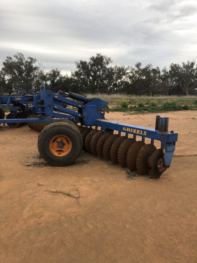 GRIZZLY WEST COASTER, 2002 - OConnors Farm Machinery