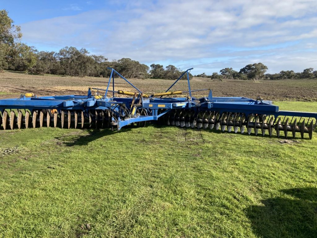 GRIZZLY FIELD BOSS FW108, 2001 - OConnors Farm Machinery